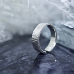 ギザギザ槌目のシルバーリング　Free