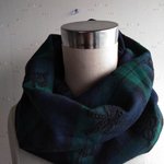 ウール混一重巻きスヌードリボン刺繍入り＆ブラックウォッチBW柄中地