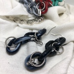 ごつめ大振りチェーンピアス/イヤリング(ネイビー)