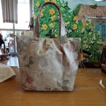 ゴージャスな布のバック。