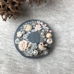 刺繍のブローチ シマエナガさん