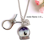 レジン  オオカミと雪のグローブホルダー