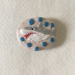 サメ×ドット刺繍ブローチ