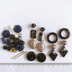 *1点限定* /ビーズ アソート/ ハンドメイド パーツ ビーズ アクリル 素材 ピアス イヤリング  おおぶり 個性的 秋冬 スクエアパーツ ブラック ゴールド系
