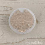 ringaringo様オーダー品『ネコのブローチ』