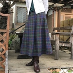 チェックのスカート