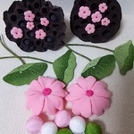 🔴iziwaru様オーダー品🔴ちりめん細工  桜の和菓子  三色団子  蓮の実細工