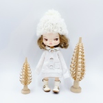 ミディ、ホララ兼用サイズ　ホワイトデニムつなぎ(コクーンスカート)とヘアクリップつきくるくるニット帽のセット