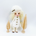 ミディブライス・ホララ兼用サイズ　ホワイトデニムつなぎ(サルエルパンツ)とアンティークメタルタグ付きくるくるふわふわニット帽のセット