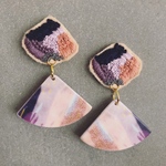 pale  pink×triangle刺繍ピアス