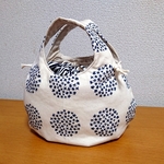 ころりんバッグ 白 小花柄