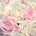 ストーン付きイニシャルのバックチャーム