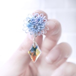 氷のカケラ【選べるお花】ピアスorイヤリング