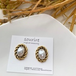 オーバルアンティークパールのピアス／イヤリング