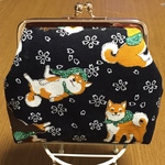 いぬ柄ゴールドがま口ポーチ