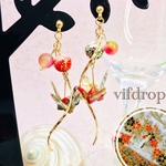 【赤金銀 鶴花和柄】ミニ折り鶴&唐草玉・赤緑翡翠の和ピアス イヤリング 和服にも❁