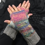 新作🌼カラフルあったかハンドウォーマー🌼《親指に多少の訳あり》