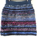 ちょっぴり大きめニットオーバースカート