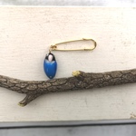 ボタンインコのブローチ
