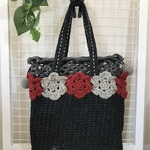 （sale)44-1.花モチーフがアクセントのニットバッグ（巾着タイプ）