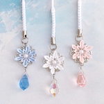 雪の結晶のストラップ ＊つまみ細工＊