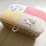 ハリネズミ刺繍の小物入れ(小)