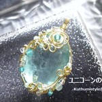 グリーンフローライト・ファセットカットペンダント（ワイヤージュエリー☆ワイヤーアクセサリー☆ワイヤーラッピング天然石ネックレス）