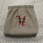 イニシャル刺繍バネポーチ