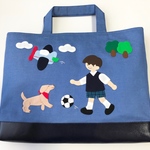 布アップリケ　男の子と犬と飛行機のレッスンバッグ
