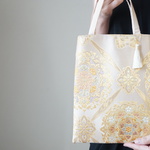 【A様専用】ゴールド　シルク帯リメイク　ミニサブバック 　フォーマルバック。結婚式やパーティーに。