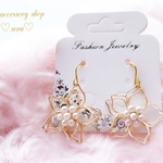 ワイヤーフラワーピアス／イヤリング