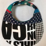 しっかり撥水スタイ　男の子　リバーシブル　ロゴ