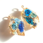 ビジュー入り鉱石のピアスor イヤリング🌼 レジン  鉱石レジン