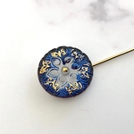 ＊新年ＳＡＬＥ＊チェコガラスボタンのピンブローチ（ブルー）