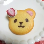 いちごでおめかし*くまちゃんクッキーブローチ