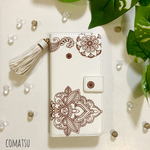 ホワイトエスニック・*お洒落デザインレザー スマホケース手帳型 Xperia/AQUOS/Galaxy/iPhone 全機種対応/arrows 
