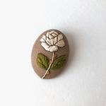 バラ 刺繍 ブローチ    ホワイト