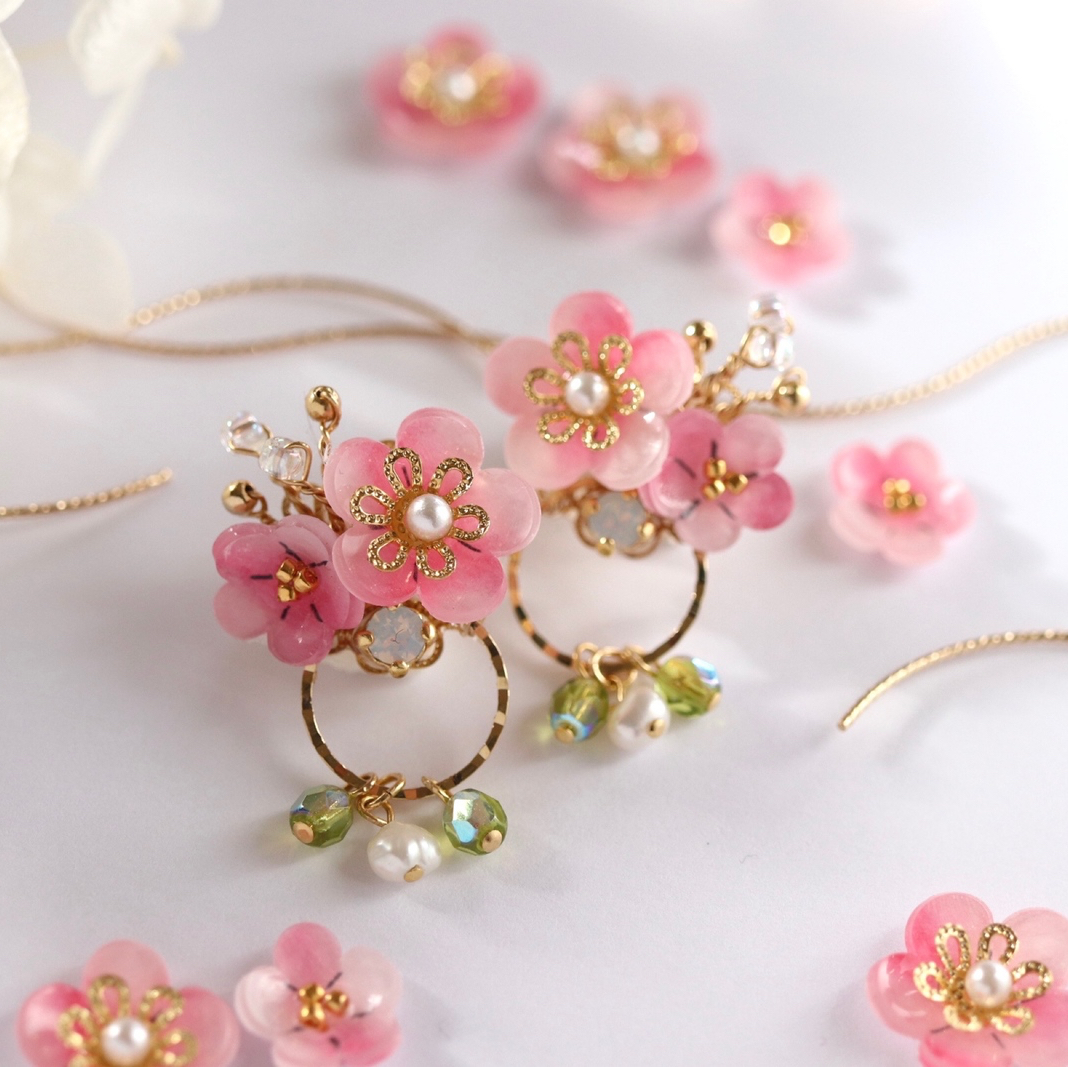 梅の花＊華やかピアス／イヤリング （ピンク、和装、着物、成人式、前