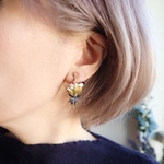 white ドライフラワーの花束ピアス/イヤリング