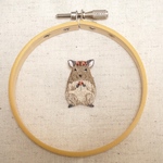 デグーの手刺繍ブローチ