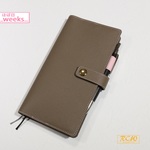 RCW◆本革 手帳カバー(ほぼ日weeks)ヴォーエプソン エトゥープ/ローズサクラ T721