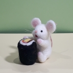 羊毛フェルトのお寿司とねずみ