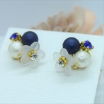 コットン風パールとお花のビジューノンホールピアス(樹脂イヤリング)　 (56)