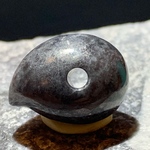 糸魚川黑翡翠のズングリ勾玉