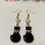ネコちゃんとコットンパールのピアスorイヤリング