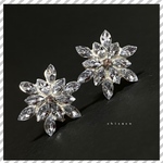❄クリスタルフラワーイヤリング