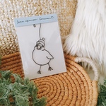 帽子をかぶった文鳥のオーナメント