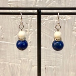 ラピスラズリと白珊瑚のピアス