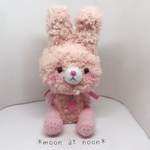 ピンクのうさぎのあみぐるみ