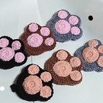 肉球のアクリルタワシ